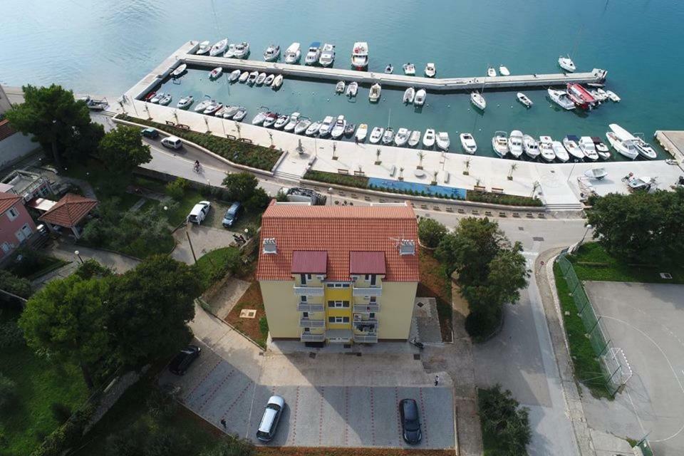 Apartment Sara - Cres Kültér fotó